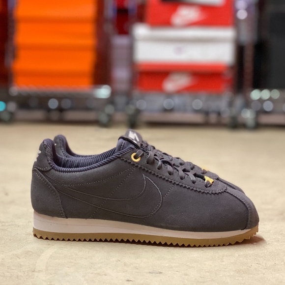 maria sharapova nike shoes